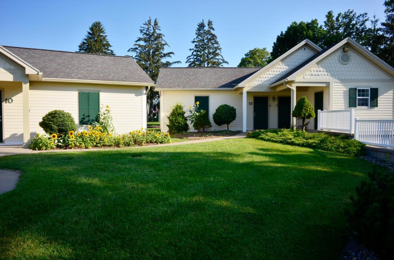 Skaneateles Suites エクステリア 写真