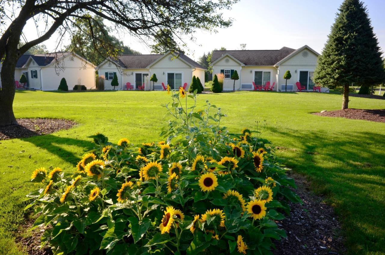 Skaneateles Suites エクステリア 写真