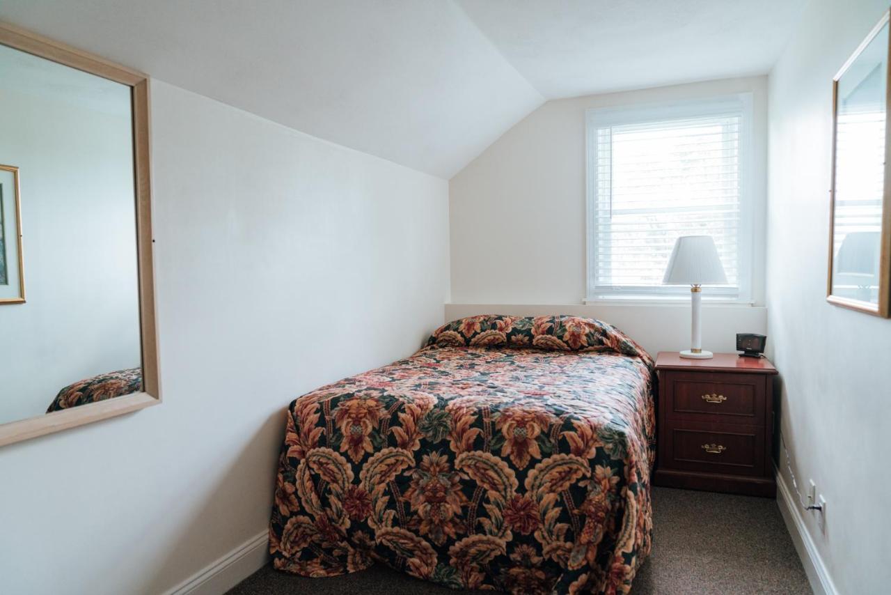 Skaneateles Suites エクステリア 写真