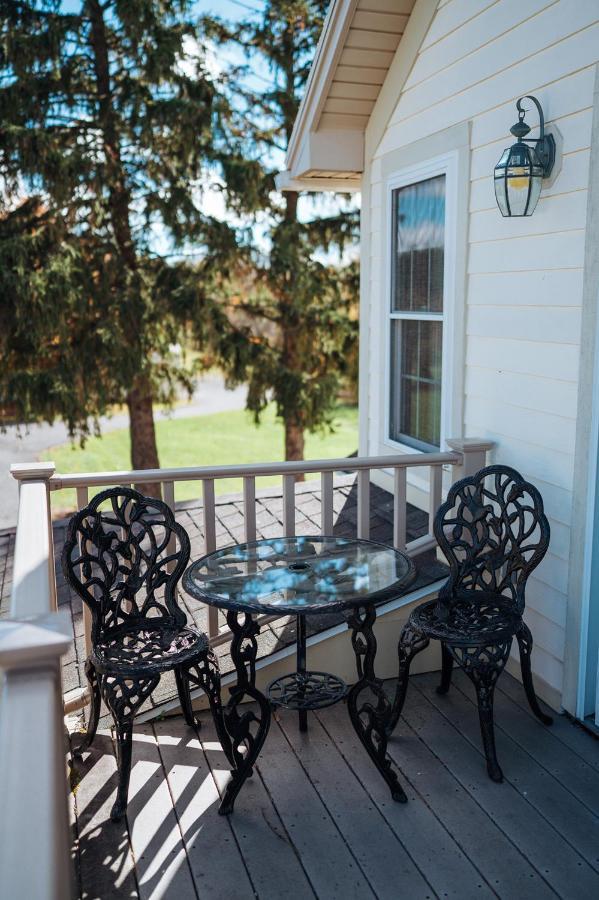 Skaneateles Suites エクステリア 写真