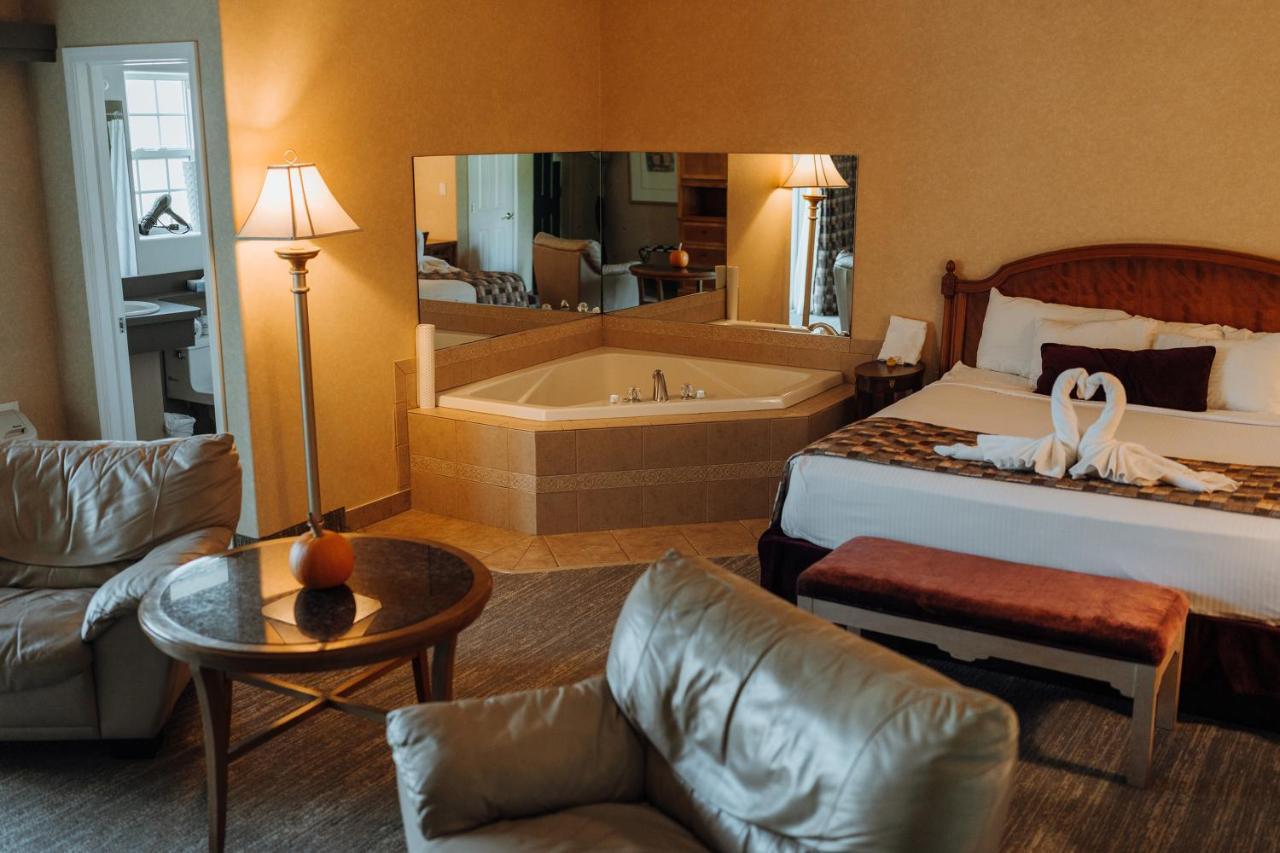 Skaneateles Suites エクステリア 写真