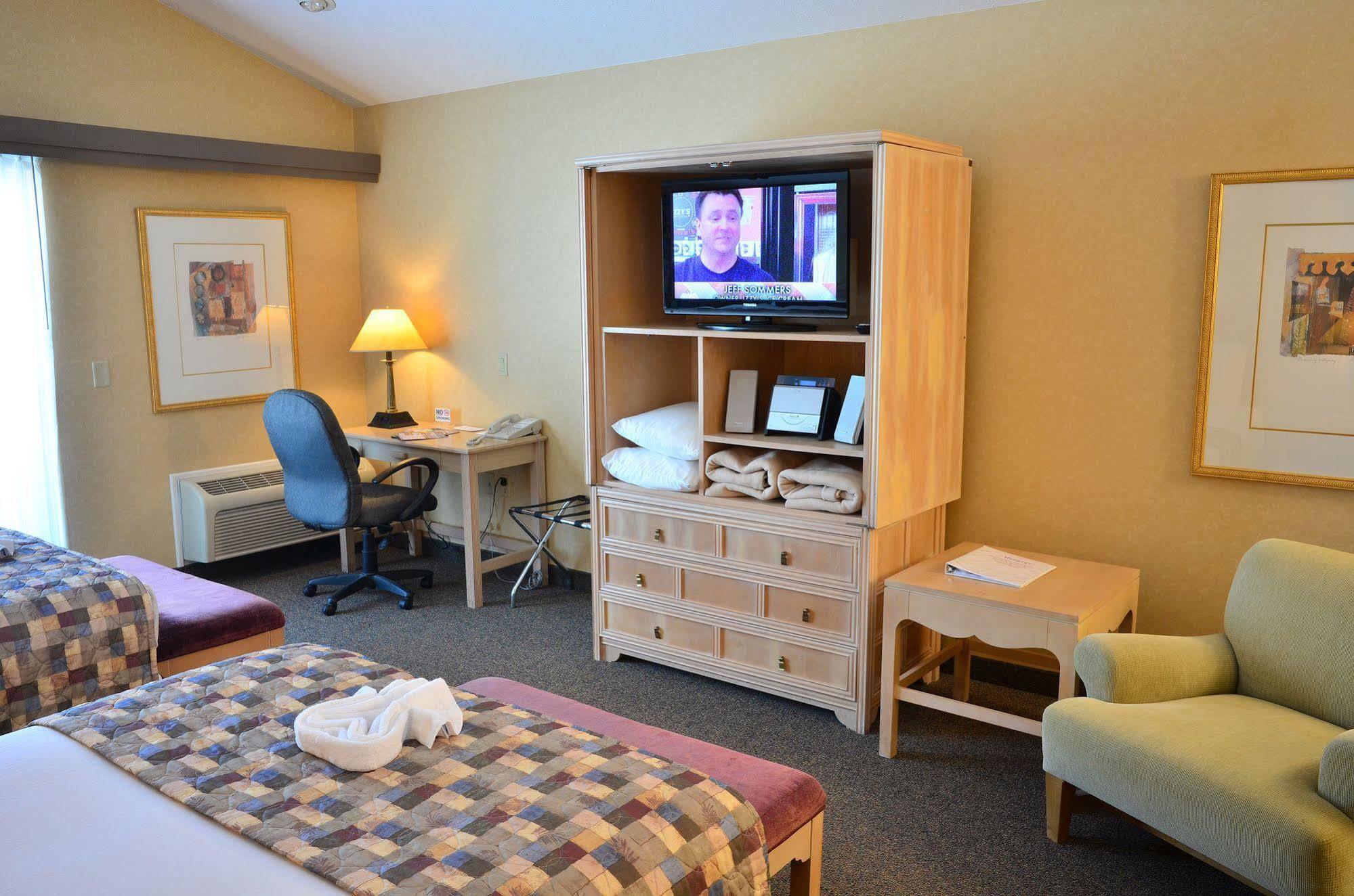 Skaneateles Suites エクステリア 写真