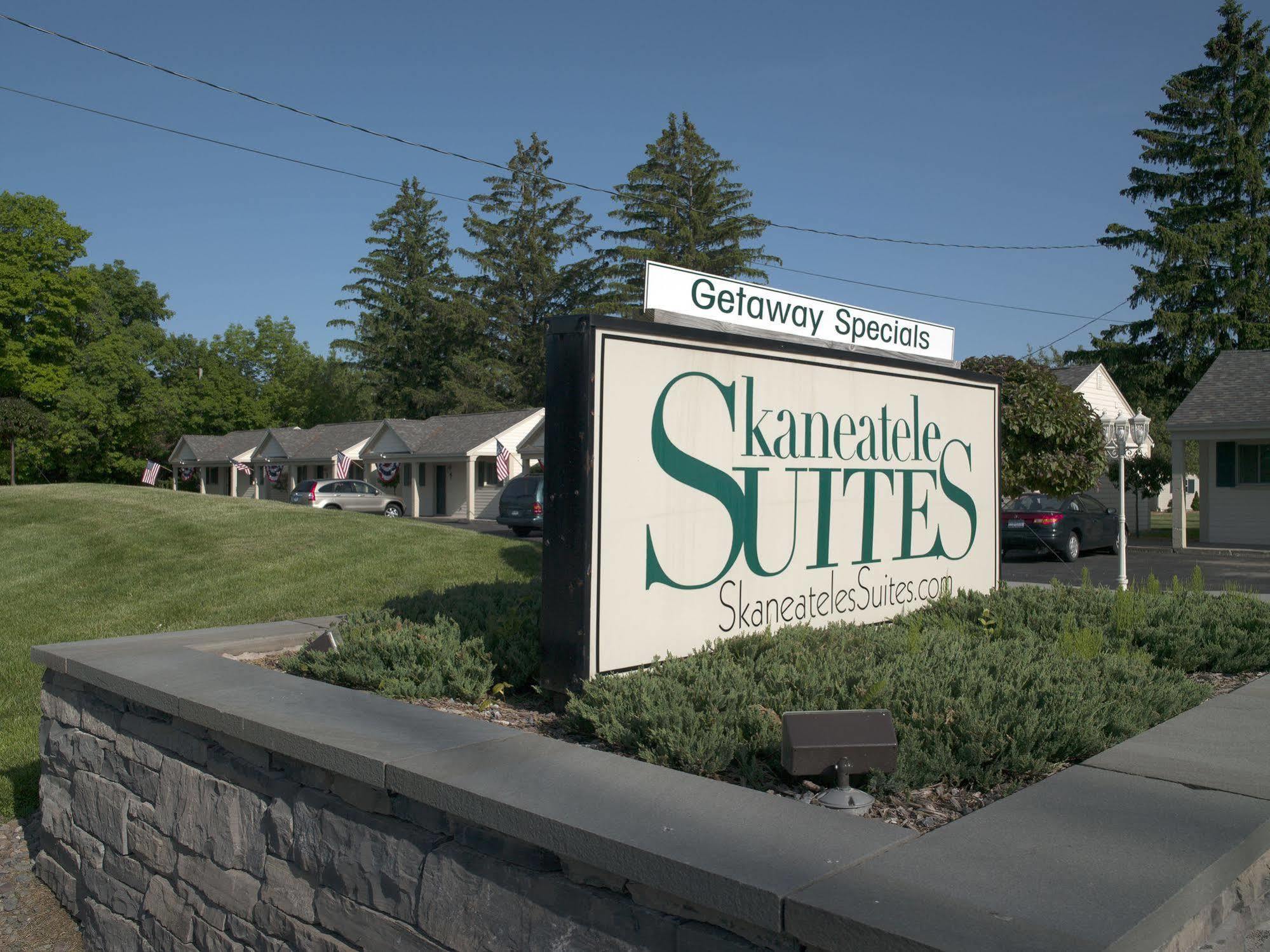 Skaneateles Suites エクステリア 写真