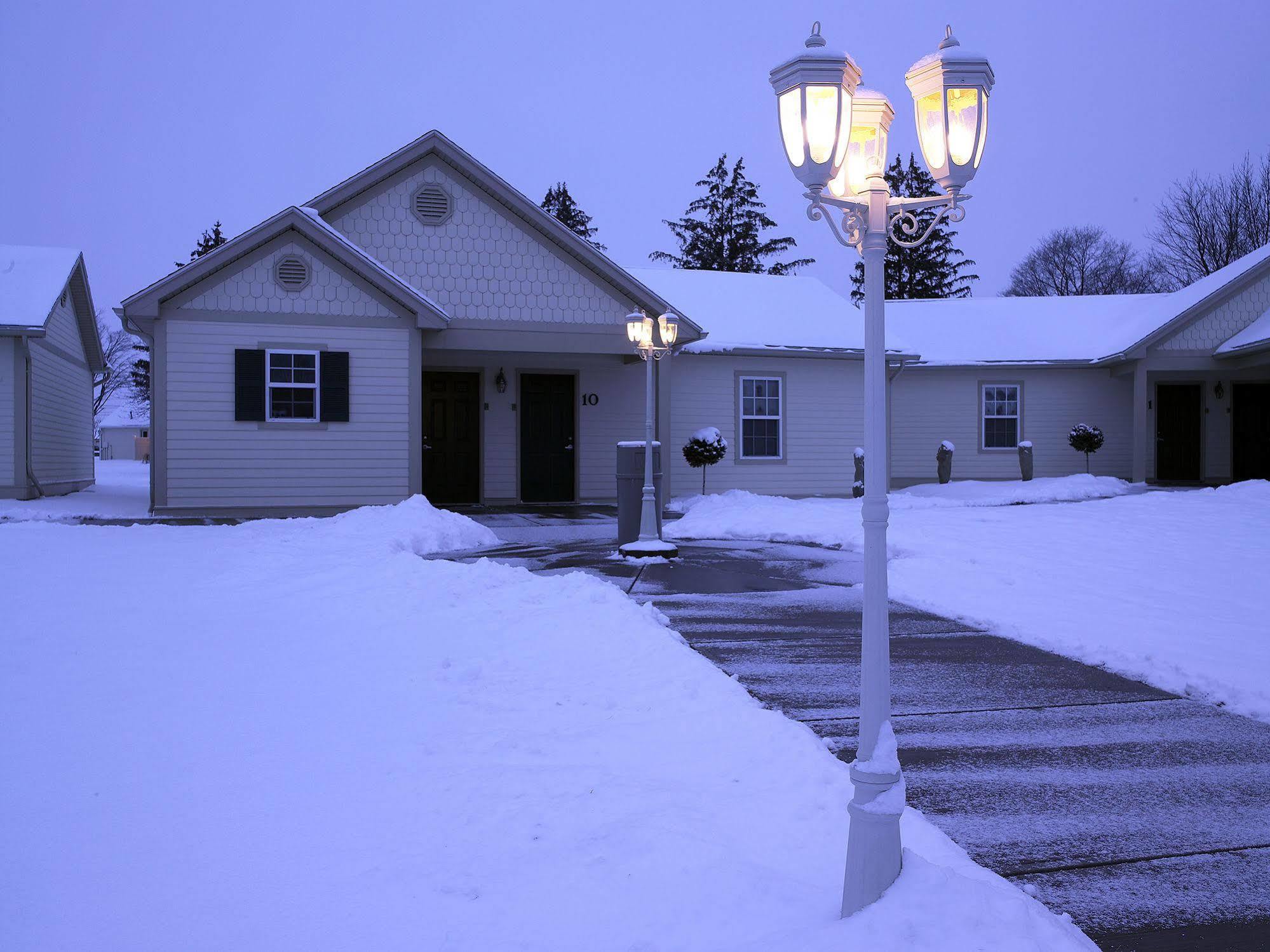 Skaneateles Suites エクステリア 写真